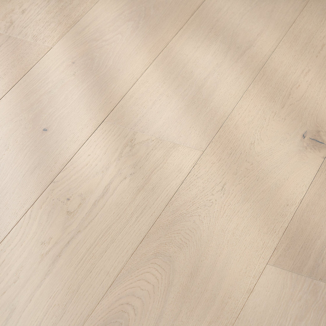 The Invisible Joinery: Floors Without Nails, Screws, or Noise